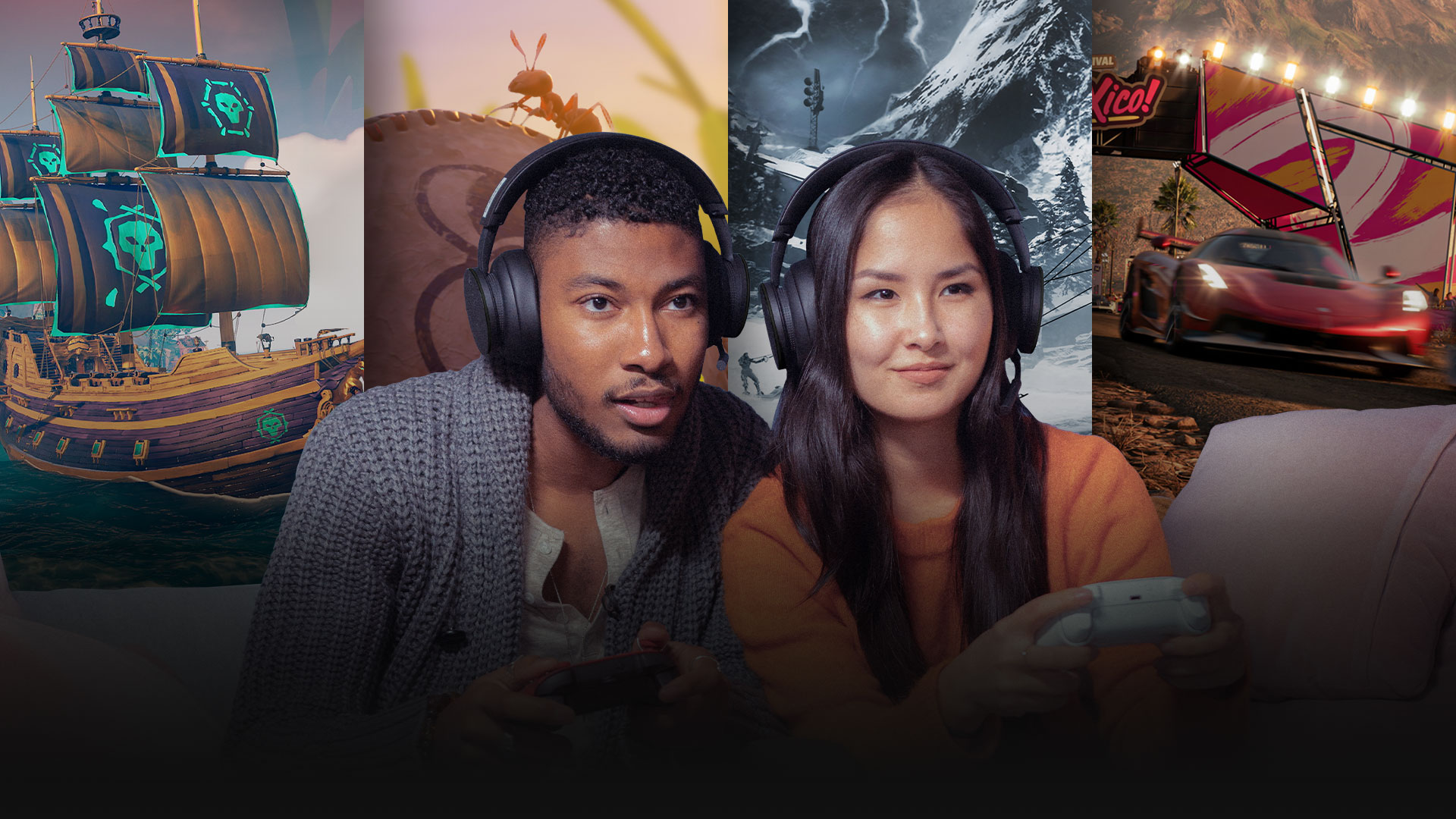 Két játékos ül egy aranyszínű kanapén, mögöttük Xbox-játékok (köztük a Forza Horizon 5 és a Grounded) jeleneteinek kollázsa